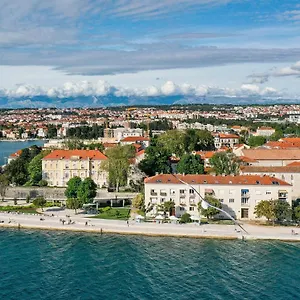 mona-lisass-view-in-zadar-old-town-ae1598.hotelinzadar.com/